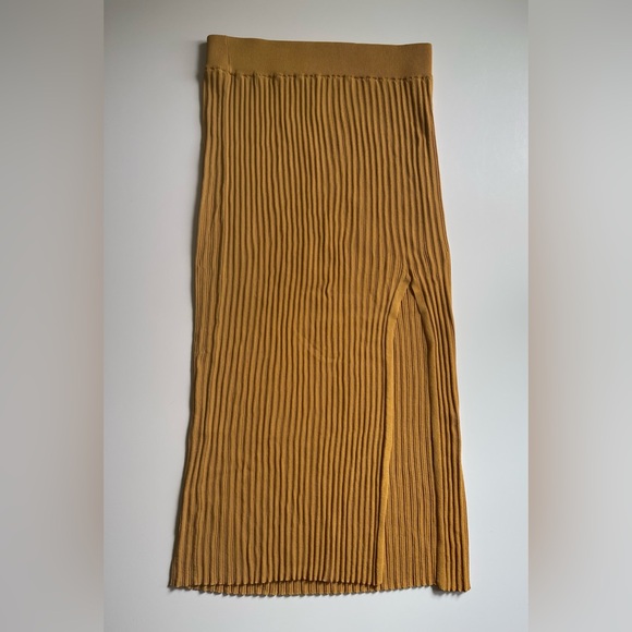Aritzia Wilfred Zeta Ribbed Knit Slit Midi Skirt - Picture 2 of 8